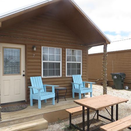 All Tucked Inn Cabins Stockdale ภายนอก รูปภาพ
