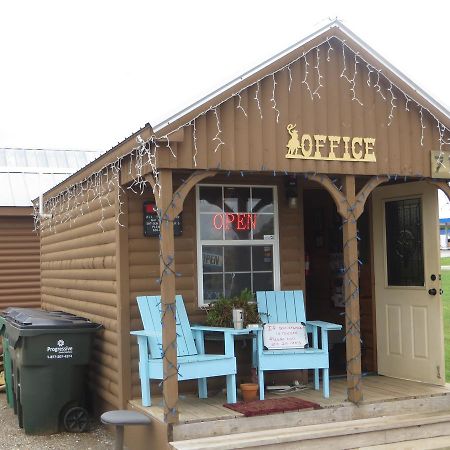 All Tucked Inn Cabins Stockdale ภายนอก รูปภาพ