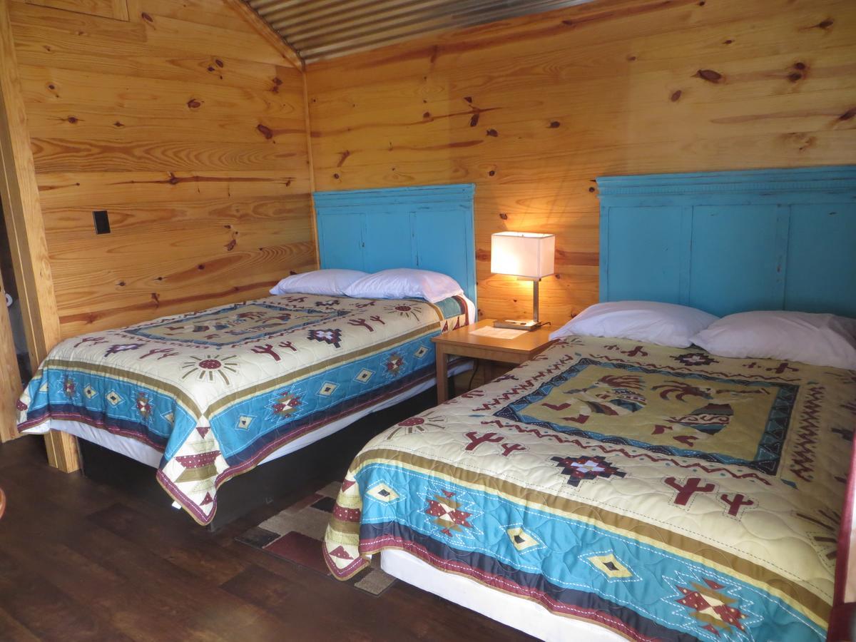 All Tucked Inn Cabins Stockdale ภายนอก รูปภาพ