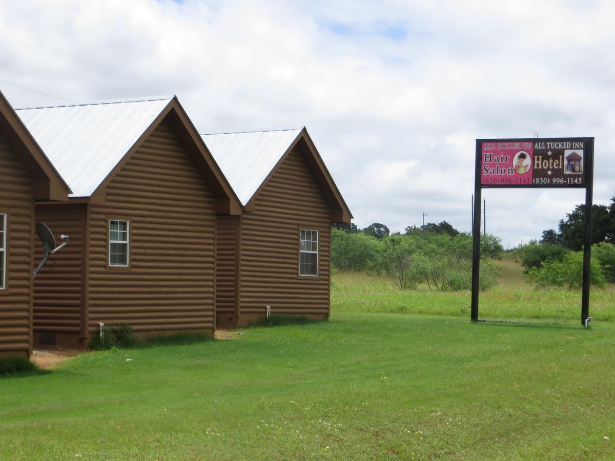All Tucked Inn Cabins Stockdale ภายนอก รูปภาพ