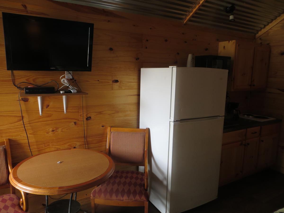 All Tucked Inn Cabins Stockdale ภายนอก รูปภาพ